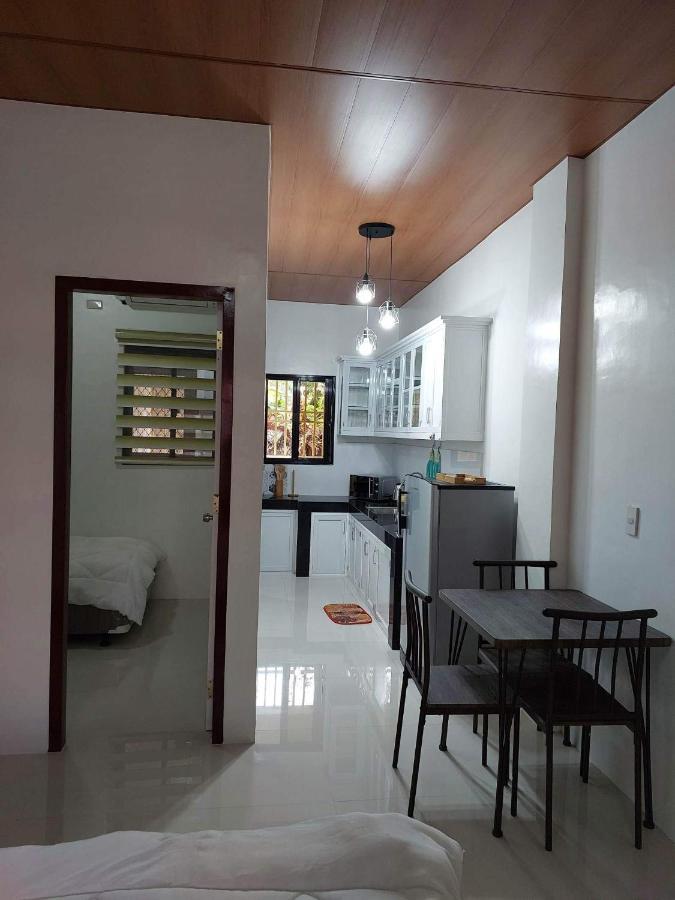 Flb Apartelle Los Banos Los Banos  Esterno foto