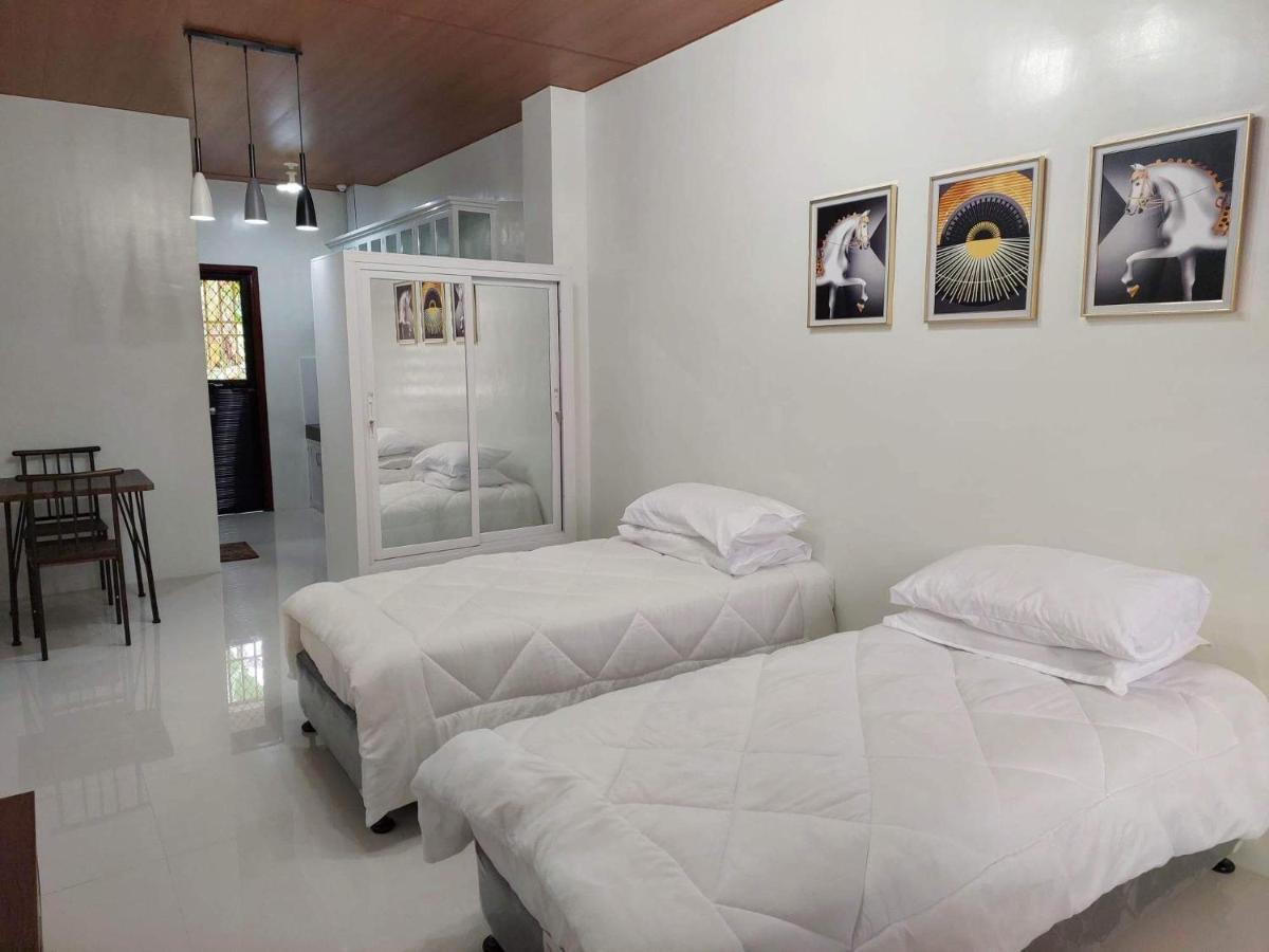 Flb Apartelle Los Banos Los Banos  Esterno foto